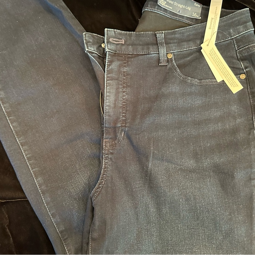 ⭐️NWT⭐️Talbots DARK WASH high waisted straight leg jeans